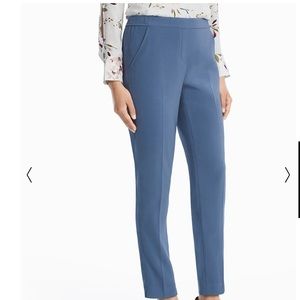 White House Black Market •Crepe Relaxed Ankle Pant